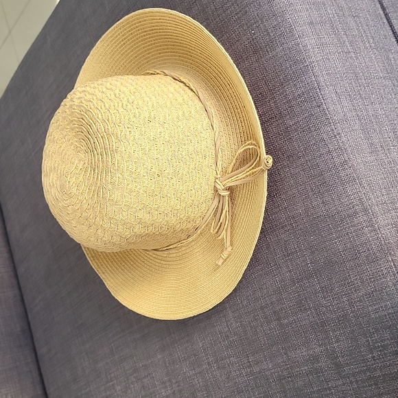 Bundle. HATS - Picture 4 of 7